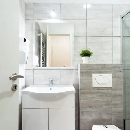 Modern Stylish At Location * Budapeszt