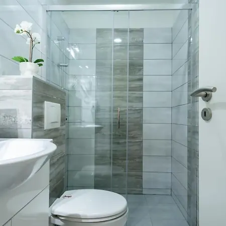 Apartment Modern Stylish At Location *