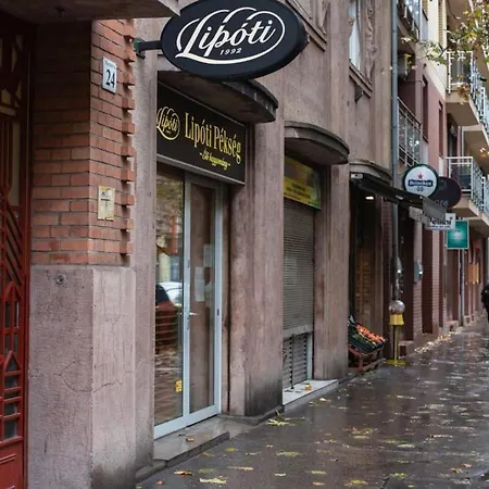 Modern Stylish At Location *