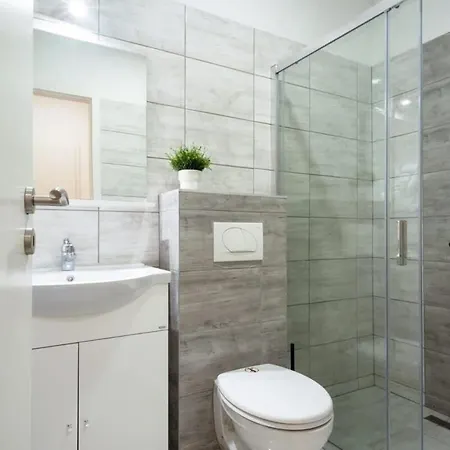 Modern Stylish At Location Apartment Budapest