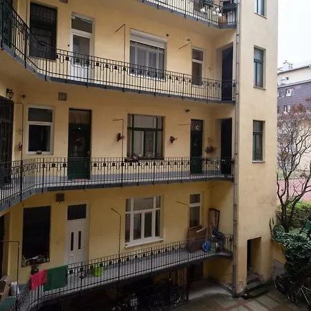 Modern Stylish At Location Apartament