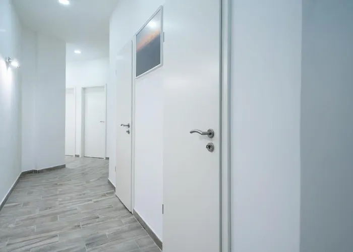 Modern Stylish At Location Apartament