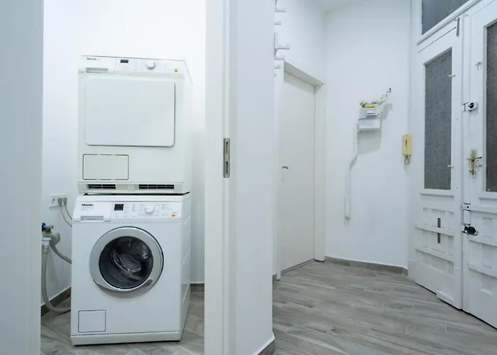 Modern Stylish At Location Apartament