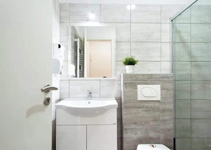 Modern Stylish At Location * Budapešť